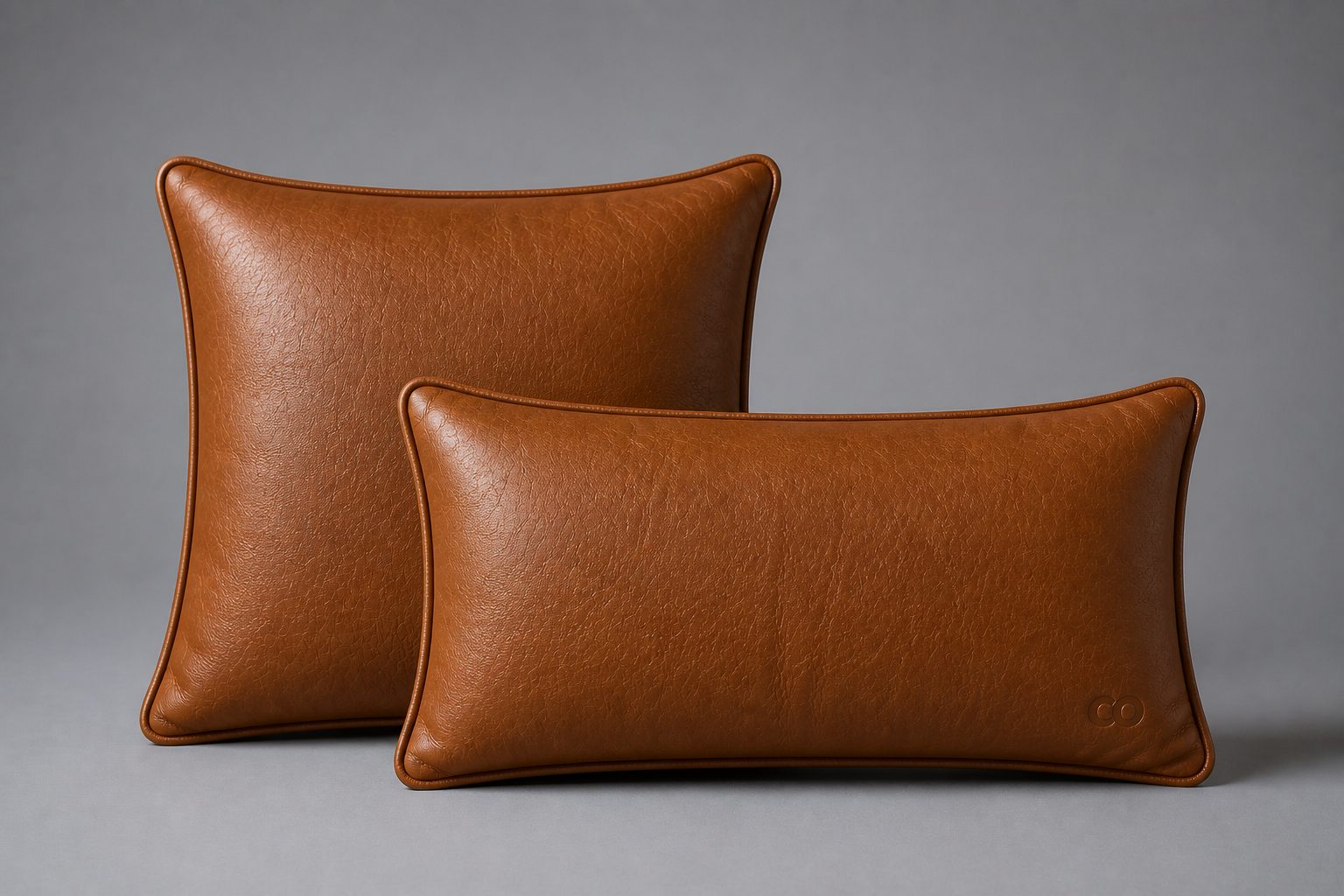 Pack of 2 pieces como genuine leather cushions (squared+rectangular)